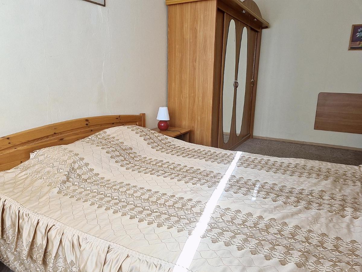 Laine Guesthouse Нарва-Йиесуу Екстер'єр фото
